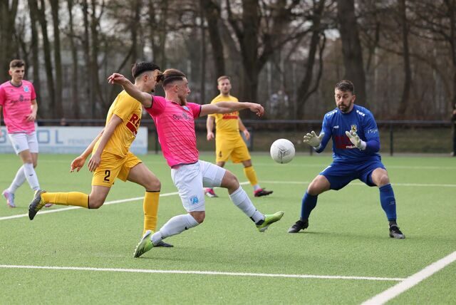 Am sechsten Westfalenliga-Spieltag  kam der SV Wacker Obercastrop gegen den DSC Wanne zu einem 1:1. Jetzt siegt das Rückspiel.