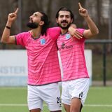 Bilal Abdallah (l) und Elvis Shala (r) feierten das 2:1 des SV Wacker Obercastrop beim DSC Wanne. Am Ende stand ein 2:2.