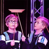 Circus Lollipop in Frohlinde Anfang Dezember 2022: 200 Schülerinnen und Schüler der Lindenschule sind selbst die Stars in der Manege.