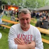 Elmar Bök auf dem Festivalgelände des SV Wacker Obercastrop beim Eriner Beben 2022.