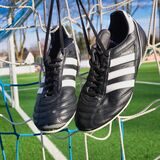 Ungenutzt beiben die Fußballschuhe der Kicker von Wacker Obercastrop II. Ihr Spiel gegen den BV Herne-Süd II fällt aus.