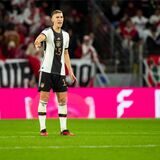 Nico Schlotterbeck dirigiert seine Mitspieler.