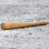 Nach einem Baseballschläger-Angriff auf einen 23-Jährigen in Hochlarmark zerbrach im Dezember 2021 die Tatwaffe. (Symbolbild)