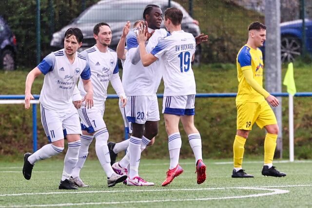 Nach einem frühen 0:1 setzte sich BW Huckarde mit 4:2 bei der Spvg Schwerin durch und zog die Gastgeber mit in den Abstiegskampf hinein.