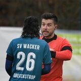 Wacker Obercastrop siegte am Sonntag mit 1:0 gegen YEG Hassel. Der Schiedsrichter hatte bei diesem Spiel viel Arbeit. Allein in der zweiten Hälfte zeigte er neunmal die Gelbe Karte und zweimal Gelb-Rot.