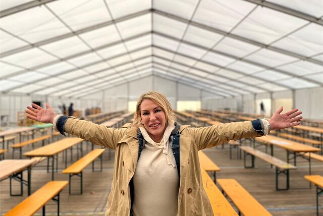 Festi-Ramazan-Organisatorin Jasmin Sahin freut sich auf die Eröffnung des Ramadan-Festivals am Freitag. Das Herzstück des Festgeländes wird das große Gastro-Zelt mit 900 Plätzen sein.