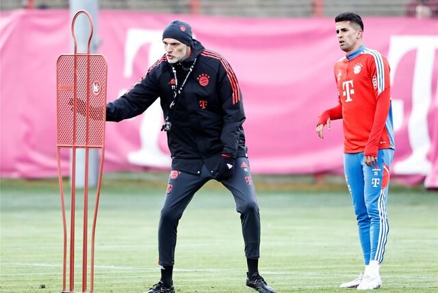Thomas Tuchel gibt Anweisungen.