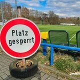 Die „Platz gesperrt“-Schilder werden bei den Castrop-Rauxeler Vereinen wieder herausgeholt.