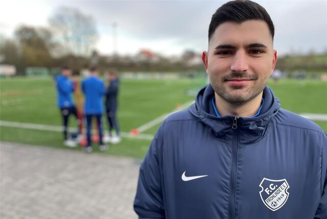 Yasin Kirchner (23) trainiert seit Sommer 2022 die B1 des FC Frohlinde.