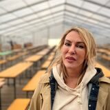 Veranstalterin Jasmin Sahin steht im Zelt des „Festi Ramazan“ in Dortmund.