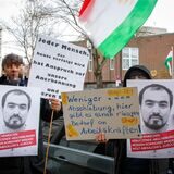 Protest in Berlin gegen die Abschiebung eines Tadschiken, der lange in Dortmund gelebt hat,