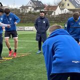 Yasin Kirchner trainiert die B1 des FC Frohlinde seit einem halben Jahr. Nach einem Spiel im März gegen RWT Herne gab es Tumulte und einen Polizeieinsatz. Der Coach richtete Forderungen an den FLVW.