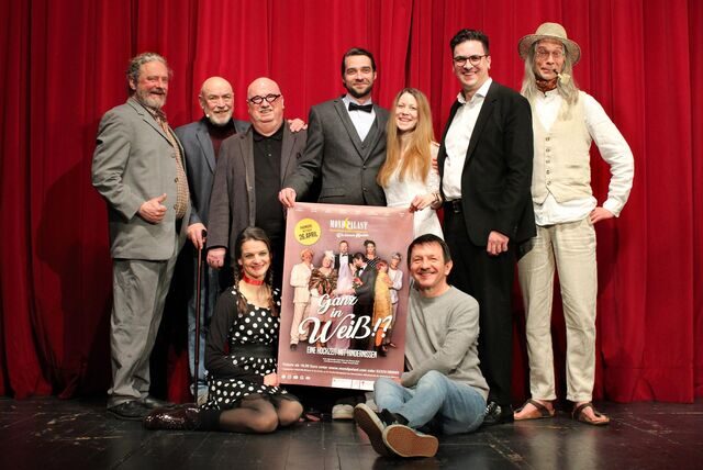 Freuen sich auf die Premiere von „Ganz in Weiß!?“ am 26. April: (v.l.) Martin Zaik, Thomas Rech, Christian Stratmann, Dominik Brünnig, Melanie Linka, Marvin Boettcher, Axel Schönnenberg und vorn Astrid Breidbach und Sigi Domke.