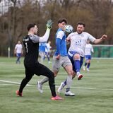 FCF-Keeper Marvin Raab (l) schied im Derby verletzt aus.