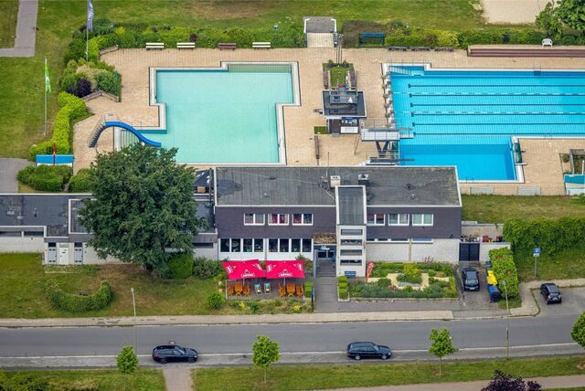 Das Sythener Freibad wird für die kommende Saison herausgeputzt.