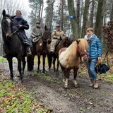 Maria-Theresia Speikamp, Nadine Falkenau, Jessika Bernhardt und Jacky Kahleis (v.l.) klagen über den schlechten Zustand der Reitwege in der Hohen Mark.