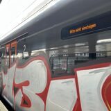 Regionalexpress 6 am Hauptbahnhof Castrop-Rauxel. „Bitte nicht Einsteigen“ steht im Display des Zielanzeigers.