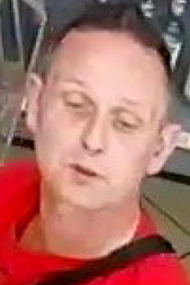 Hinweise zum Aufenthaltsort dieses Mannes nimmt die Polizei Dortmund entgegen. Hinweise zum Aufenthaltsort dieses Mannes nimmt die Polizei Dortmund entgegen.