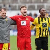 Marcel Lotka bejubelt einen Sieg der BVB-U23.