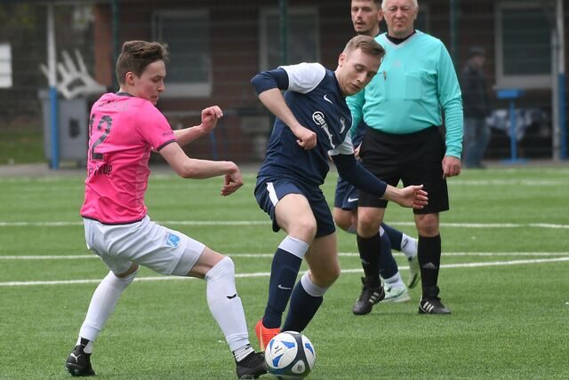 In der Kreisliga B kam Wacker Obercastrop II (2.) gegen den VfR Rauxel (4.) zu einem 3:0-Sieg.