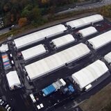 Die Groß-Notunterkunft für Geflüchtete in Habinghorst in der Flüchtlingskrise 2016. Hier steht seit Sommer 2022 wieder eine vergleichbare Einrichtung. 2025 könnte auf dem Gelände aber etwas anderes entstehen.
