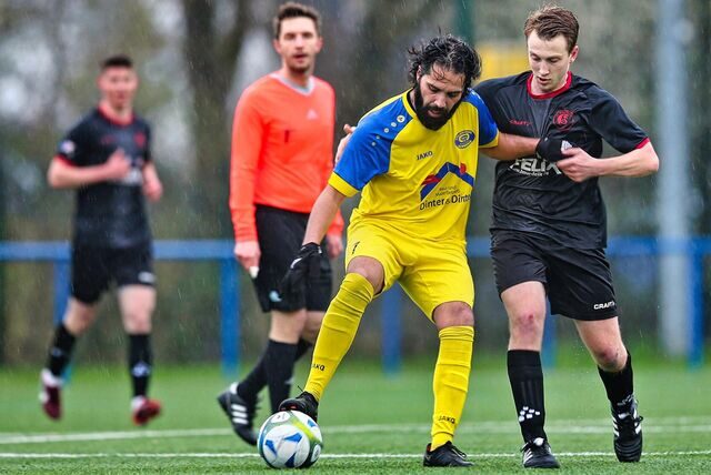 Am Gründonnerstag besiegte in der Bezirksliga die Spvg Schwerin den bisherigen Tabellenzweiten SC Weitmar 45 mit 4:2 (0:0). Das Nachholspiel bei CFK Bochum fällt aus.