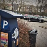 Parken am Bennertor gegenüber der Lutherkirche kostet 50 Cent je halbe Stunde. Hier sind aber nicht immer Plätze frei.