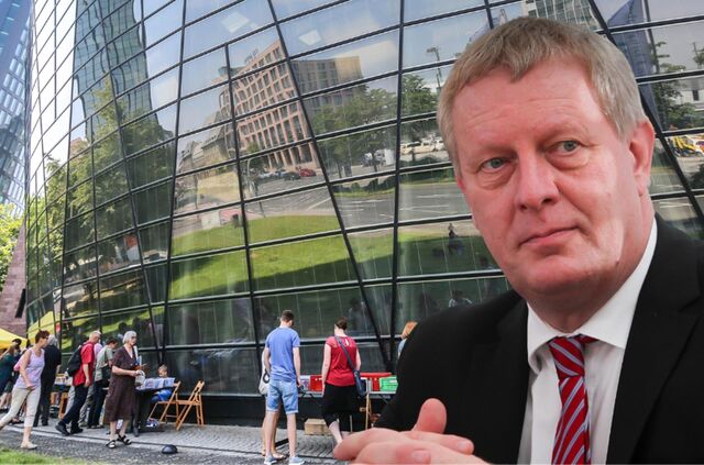 Die Rotunde der Stadt- und Landesbibliothek ist sanierungsbedürftig. Kulturdezernent Jörg Stüdemann hat Millionen-Rückstellungen gebildet