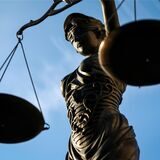 Statue der Justizia