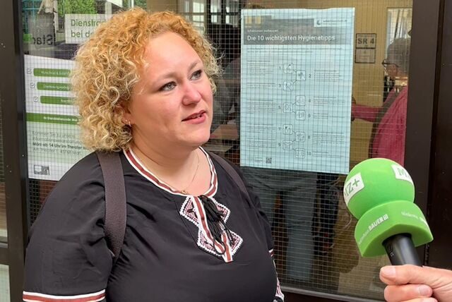 Carolin Golombeck protestierte mit anderen Müttern in der Sitzung des Kinder- und Jugendhilfeausschusses gegen den Kita-Notstand.
