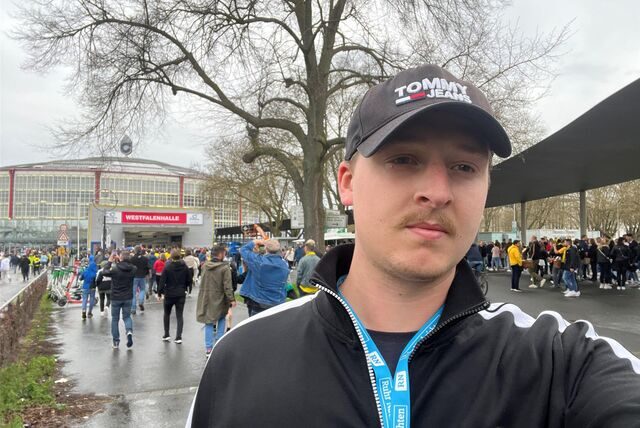 RN-Reporter Tim Hübbertz schaut sich am Samstagabend rund um die Westfalenhallen sowie in den Stadtbahnen um. Wie voll wird es angesichts von mehreren Events gleichzeitig?