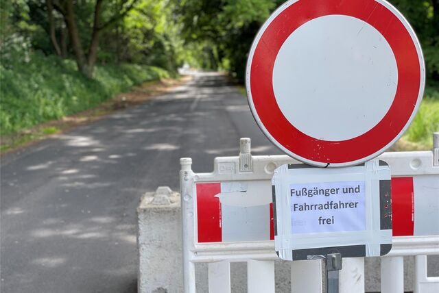 Hier war im Mai 2022 der Weg Ende, zumindest für Autofahrer. Und das für drei Wochen. Der Hellweg auf Schwerin war zu Testzwecken gesperrt. Eine Sperrung wird es aber nicht wieder geben.