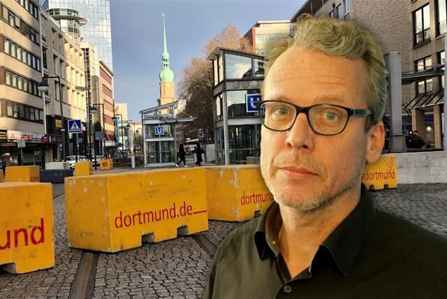 RN-Autor Georg Thanscheidt vor den dortmund.de Absperrungen auf der Kampstraße