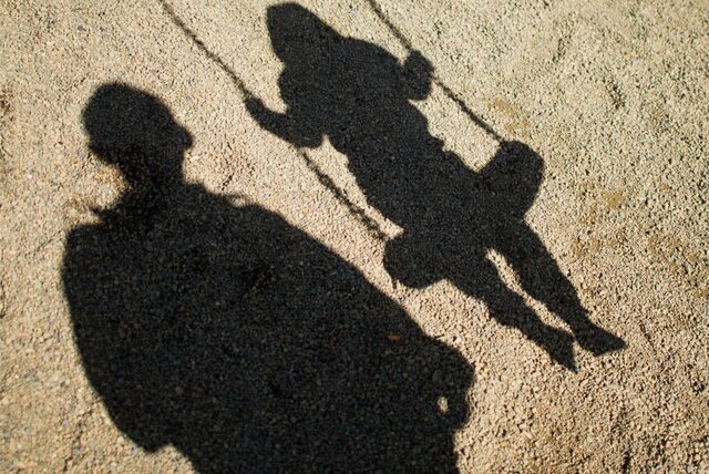 Ein 70-jähriger Rentner aus Hamm muss sich wegen Kindesmissbrauchs vor dem Dortmunder Landgericht verantworten. (Symbolbild)