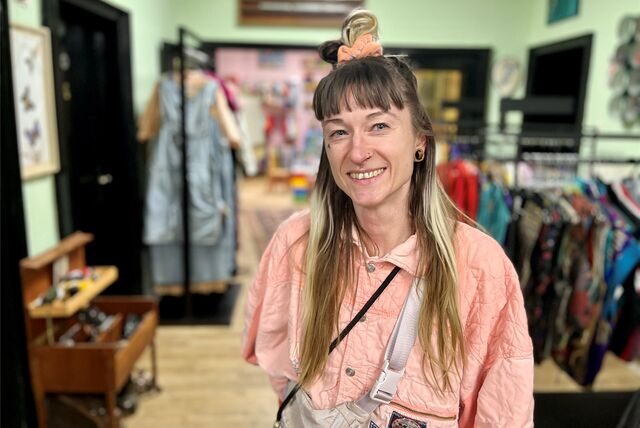 Die Dortmunderin Maike Hinz (36) hat sich mit ihrem eigenen Vintage-Laden einen Traum erfüllt.