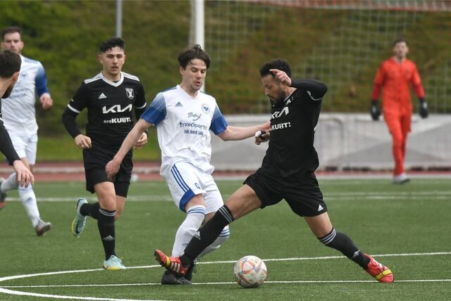 Die SG Castrop (schwarz) und BW Huckarde kämpften in dieser Saison in der Bezirksliga 10 um den Abstieg.