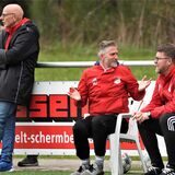 Marco Jedlicka und Marek Swiatkowski auf der Trainerbank von RW Deuten