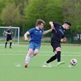 War mit einem Doppelpack erfolgreich: Tim Janik Köhler (l.) vom VfB Waltrop II.