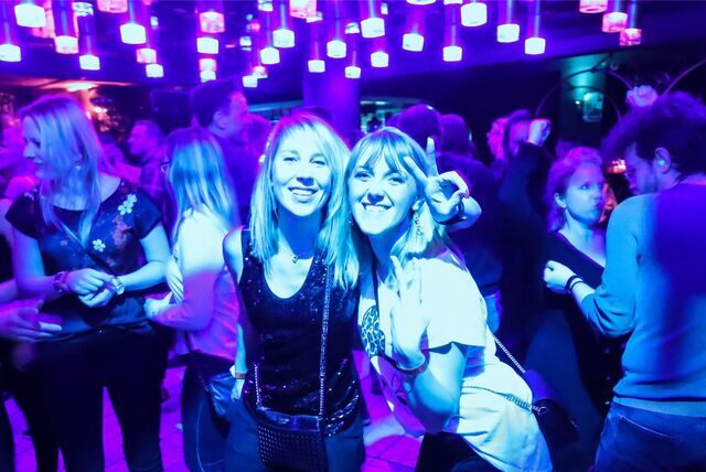 Beim „Bäumchen Wechsel Dich“ können Dortmunderinnen und Dortmunder im Mai mit nur einem Ticket mehr als 30 Clubs und Bars in der Innenstadt besuchen.