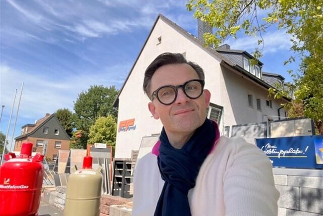 Karsten Tobner auf dem Gelände des Baustoffhandels Fritz Formel