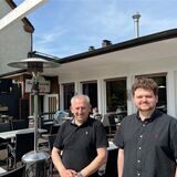 Vincenzo (l.) und Angelo Parisi vor ihrem Restaurant Enzo.