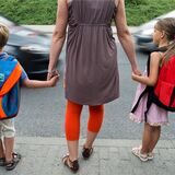 Was sollen Kinder wissen, wenn sie sich allein auf den Schulweg machen? Für Eltern gibt es zwölf Tipps.