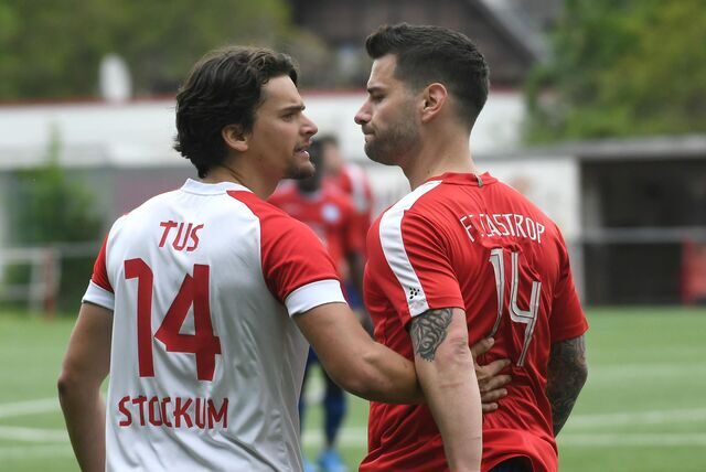Der FC Castrop-Rauxel bleibt nach dem 6:0 gegen Schlusslicht TuS Stockum im Rennen um den zweiten Bezirksliga-Platz, der in eine Relegation führen kann.