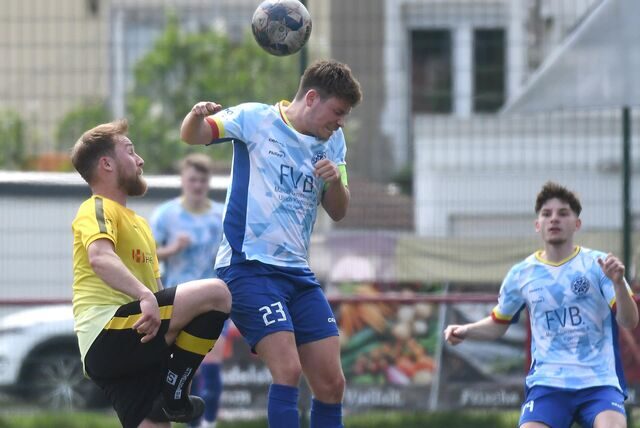 In der Kreisliga B zog die SG Victoria/SF II mit 0:4 gegen Spitzenreiter Spvg Horsthausen II den Kürzeren.
