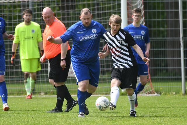 Durch einen 4:1-Sieg gegen die SG Horneburg II bleibt der TuS Henrichenburg III in der Kreisliga C4 Recklinghausen Zweiter mit Aufstiegs-Chance.