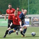 Der FC Frohlinde II (dunkle Trikots) feierte einen 3:2-Sieg gegen SF Wanne II. Arminia Ickern (rote Hemden) unterlag dem VfB Börnig deutlich mit 0:6.