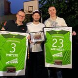 Wurden vor dem Dorstfeld-Spiel beim Saisonabschluss verabschiedet: Co-Trainer Jürgen Woitacha, Keeper Daniel Nachtwey und Goalgetter Emil Weste.