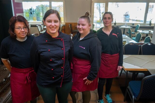 Sabine Sebestyen, Franziska Schnetger, Christina Kreuzer und Bianca Alameddine Asrawi sind das Team im Café von Franzis Konditorei.