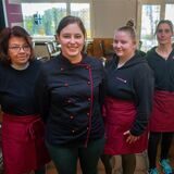 Sabine Sebestyen, Franziska Schnetger, Christina Kreuzer und Bianca Alameddine Asrawi sind das Team im Café von Franzis Konditorei.