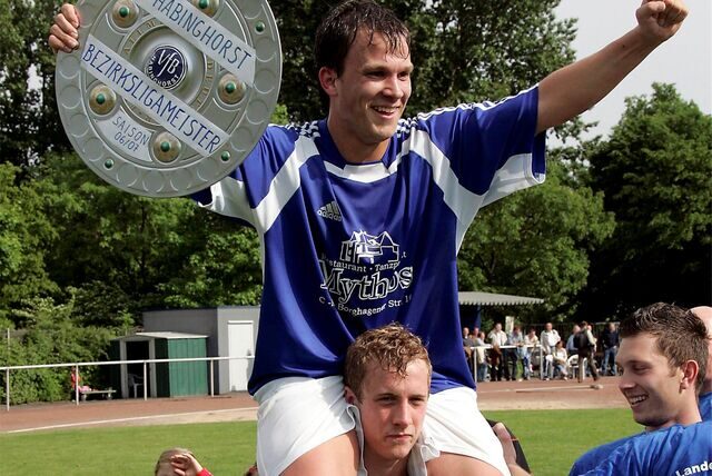 Nach einem Sieg bei BW Huckarde konnte der VfB Habinghorst am 13. Mai 2007 nach Abpfiff vor Ort den Aufstieg in die Landesliga feiern.